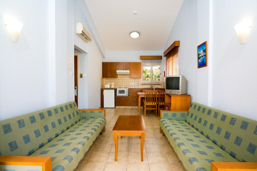 Tasia Maris Gardens Ayia Napa Habitación foto